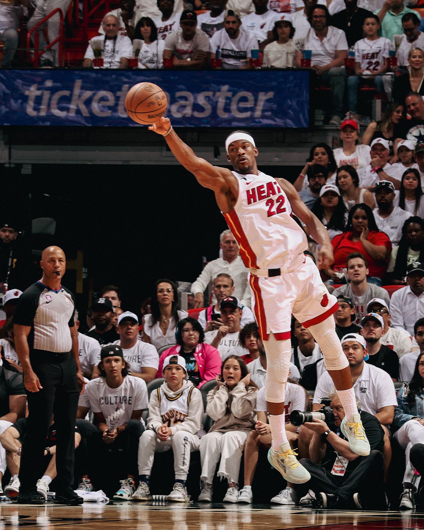 巴特勒连续二十场比赛得分超过晋级下一阶段，老鹰不断突破！气势如虹延续的简单介绍-九游官网