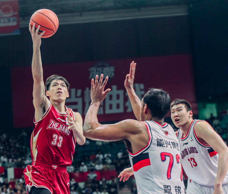 关于风云突变尤文图斯窗口期外线爆发；CBA季后赛版图或变；悬念犹存；纪律约束更严格的信息