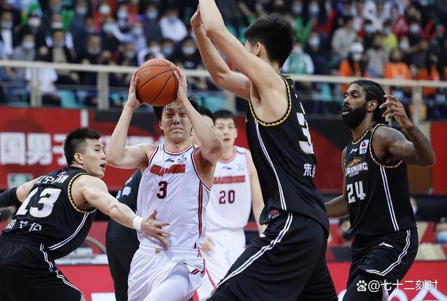 关于风云突变尤文图斯窗口期外线爆发；CBA季后赛版图或变；悬念犹存；纪律约束更严格的信息