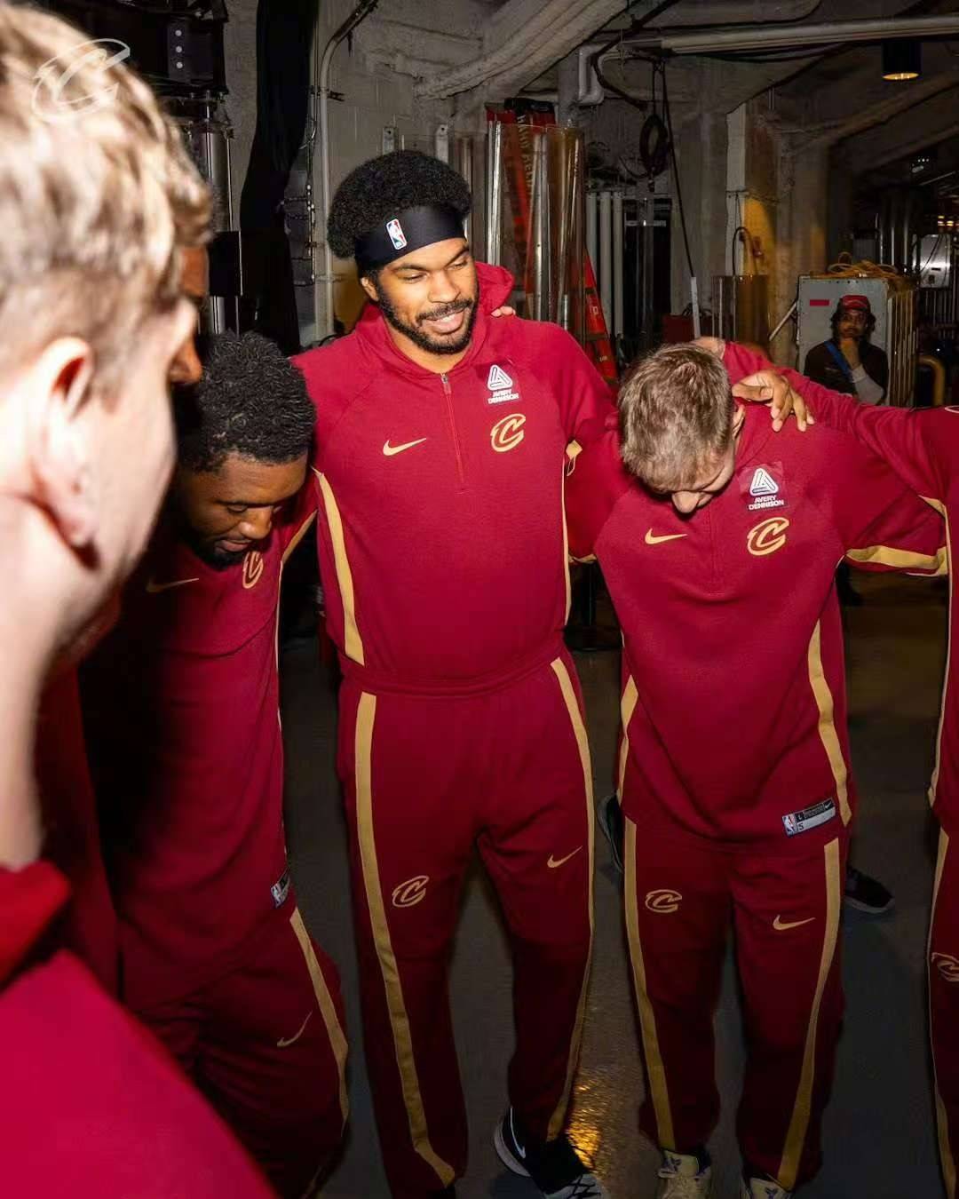 转折点克里夫兰骑士回应争议，NBA季后赛转会期攻防权衡，话题不断，赛程密集仍需轮换的简单介绍-九游官网入口